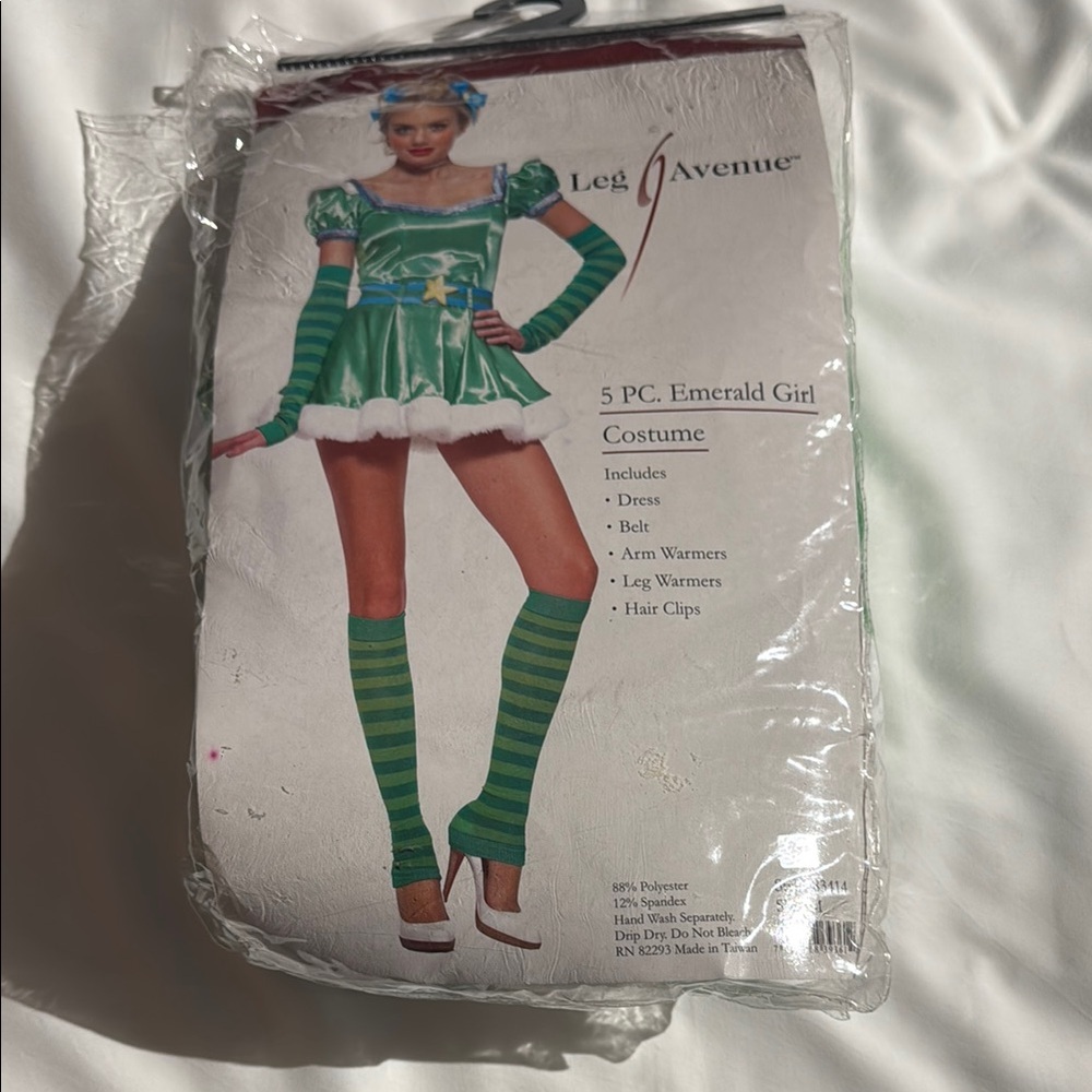 Five piece Emerald Girl Costume Set Size Medium